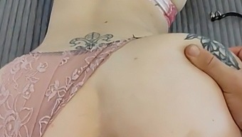 Transmitting A Typical Day Of A Webcam Model With Oral And Ass Play